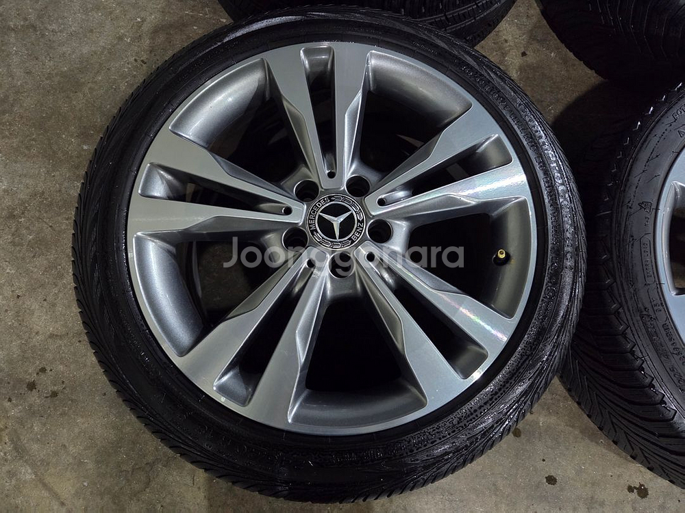 벤츠 W205 C클래스 18인치 정품 휠타이어--2