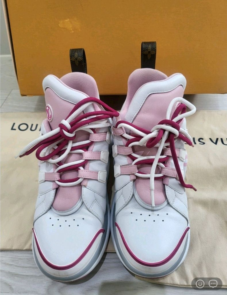 정품 루이비통 핑크 모노그램 아치라이트 풀구성 이미지