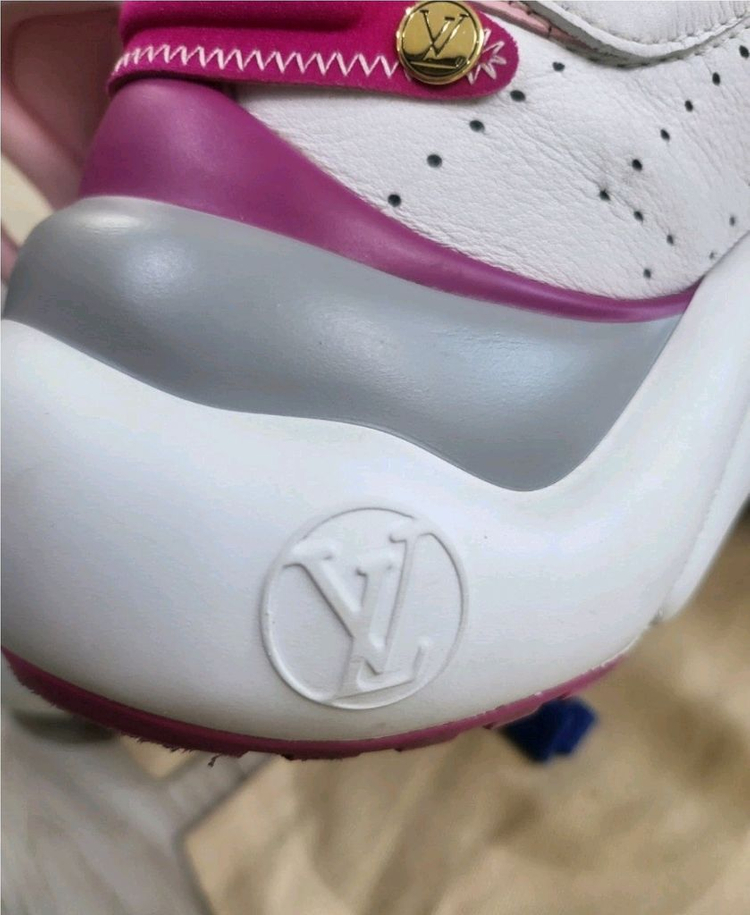 정품 루이비통 핑크 모노그램 아치라이트 풀구성 이미지