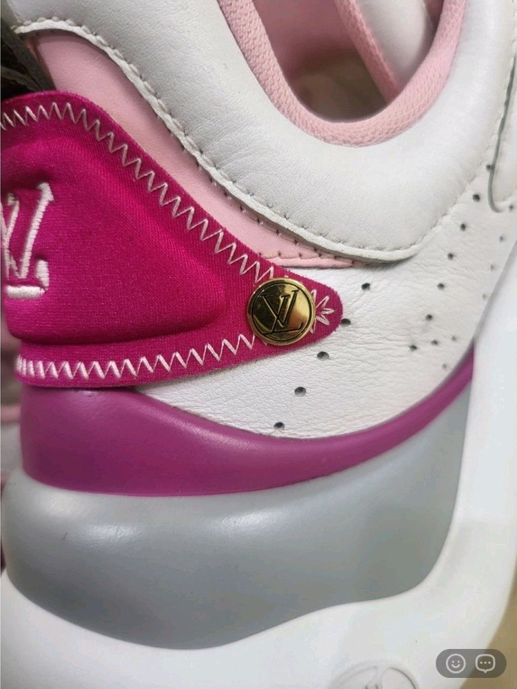 정품 루이비통 핑크 모노그램 아치라이트 풀구성 이미지