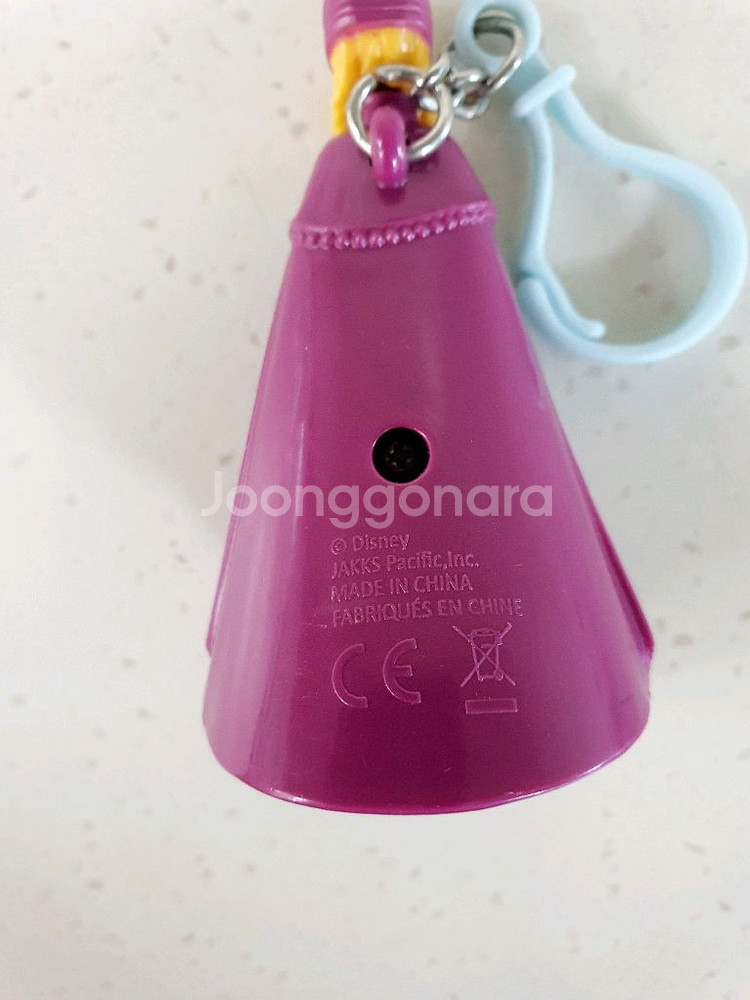 겨울왕국 불빛나오는 피규어와 열쇠고리 일괄 6000원--6