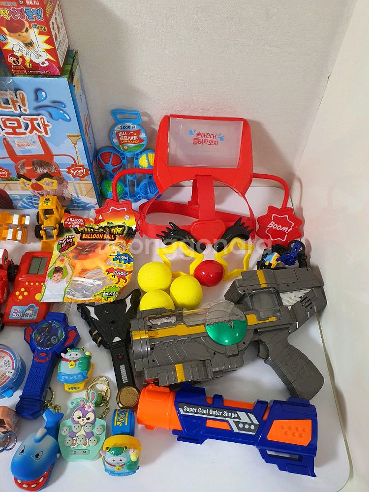 사진에 보이는 장난감 일괄 5000원--2