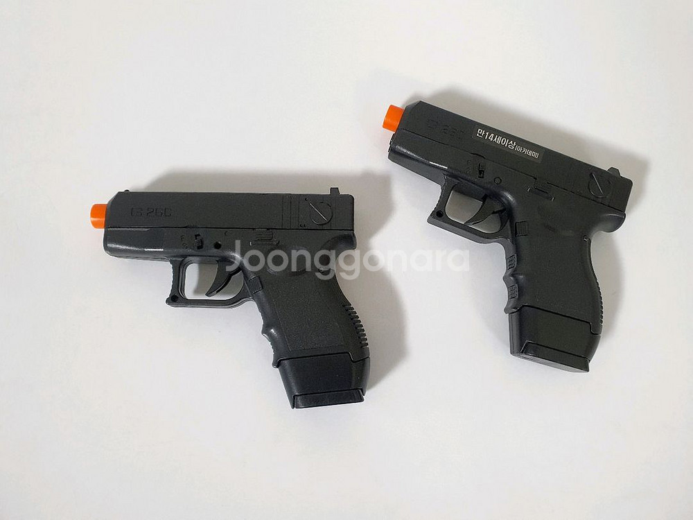 연극용 권총 수갑 장난감 일괄 5000원--1