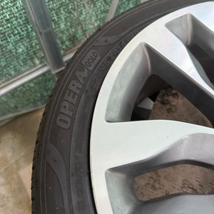 오페라 골드 18인치 타이어