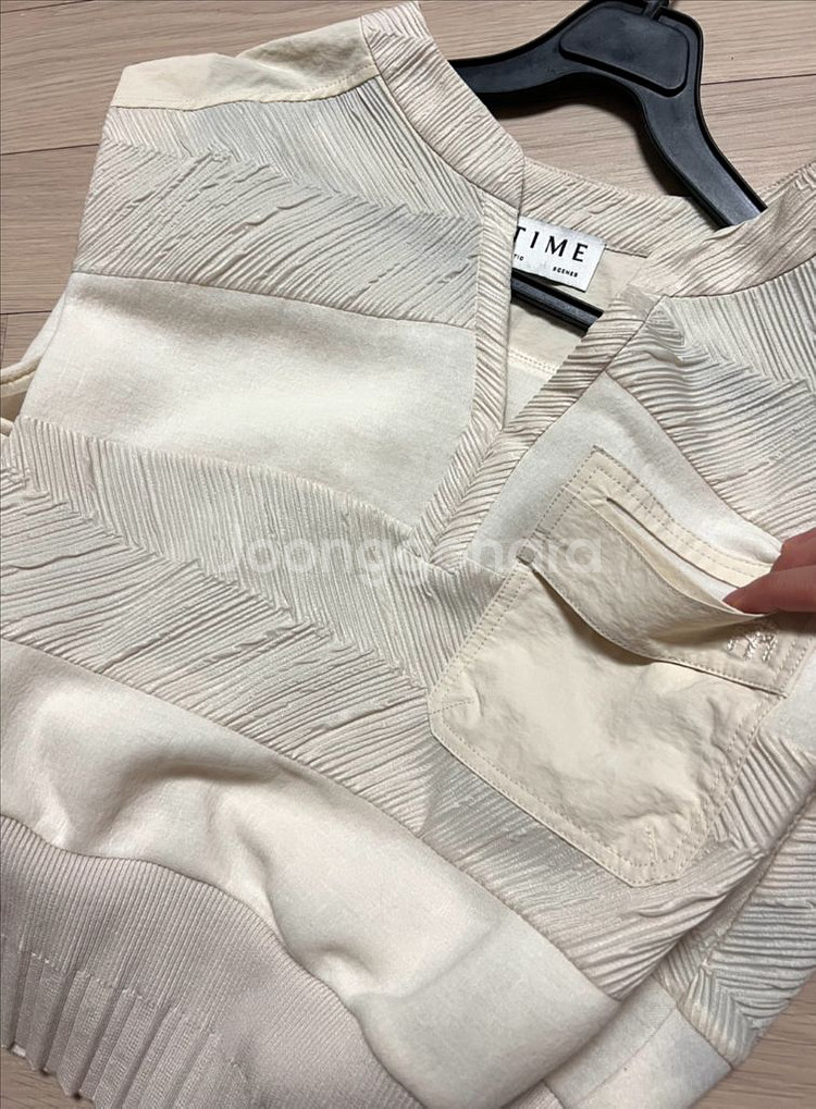 21 타임 TIME 텍스처 슬리브리스 탑 블라우스 나시--7