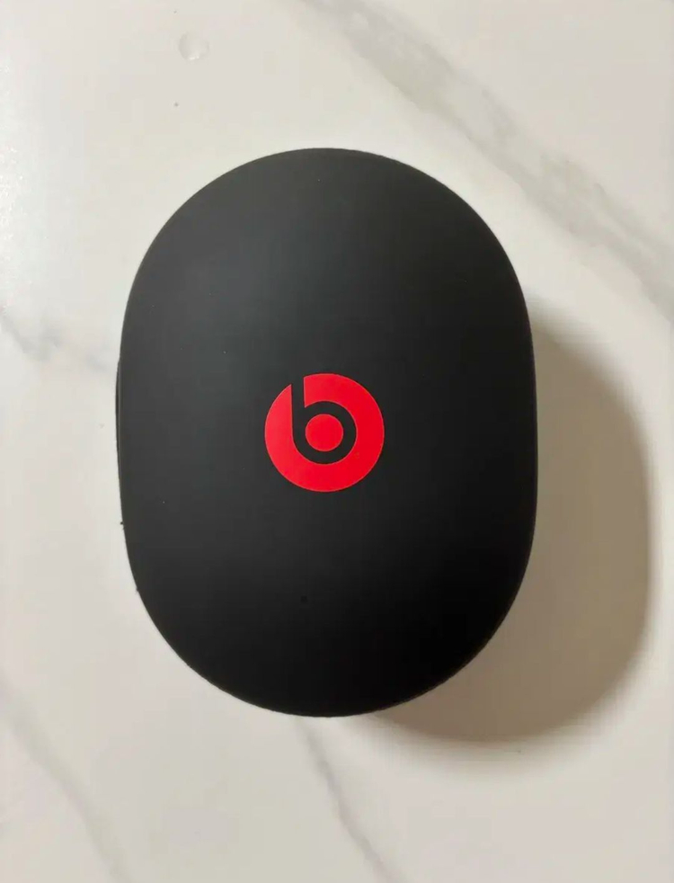 Beats Studio3 헤드폰 이미지