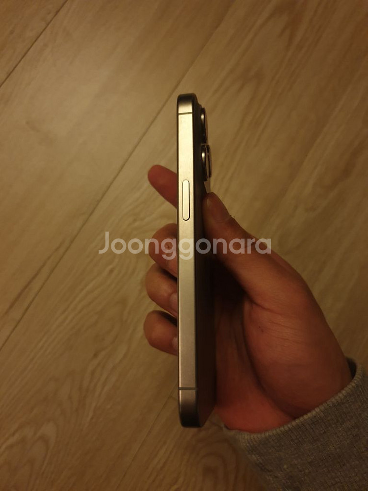 아이폰 15 프로 256gb 내추럴티타늄--3