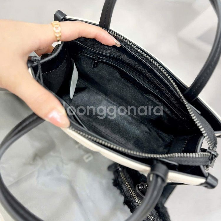 페드로 미니 퀼팅백 PW2-55210035-3[새상품]--4