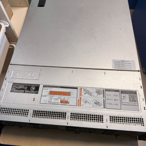 Dell PowerEdge R730xd 서버입니다
