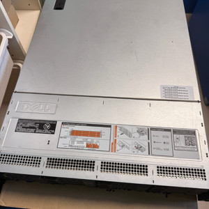 Dell PowerEdge R730xd 서버입니다