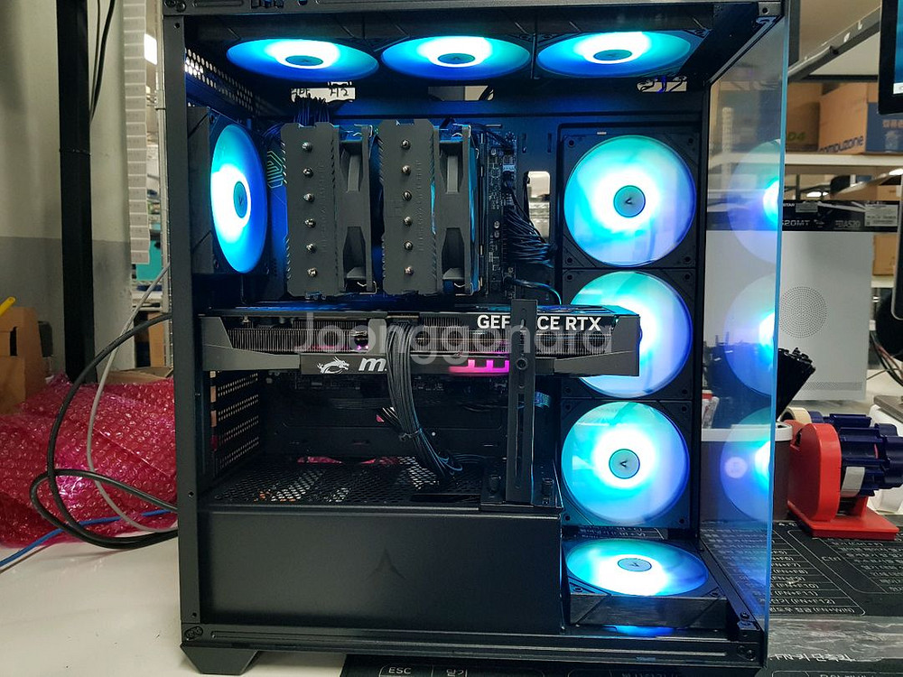 게이밍컴퓨터 9700X 5070--0