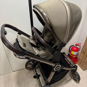 오이스터3디럭스유모차(캐리콧,미사용바퀴포함)