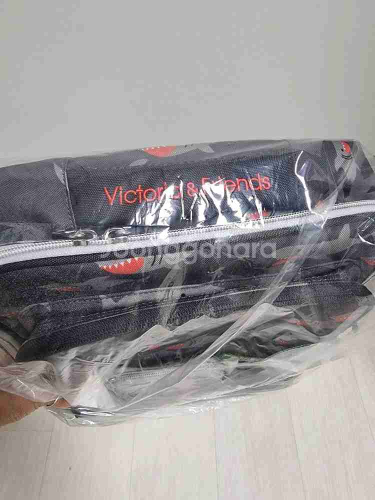 빅토리아앤프렌즈 백팩 미개봉 새상품 5만--2