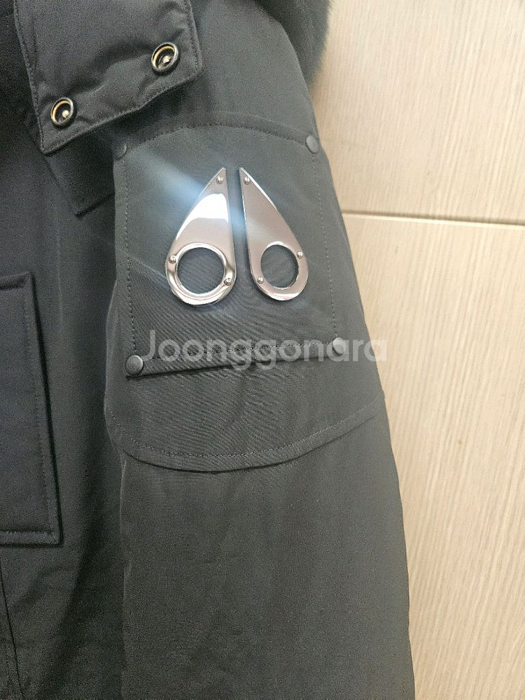 무스너클 후드 패딩 점퍼--2