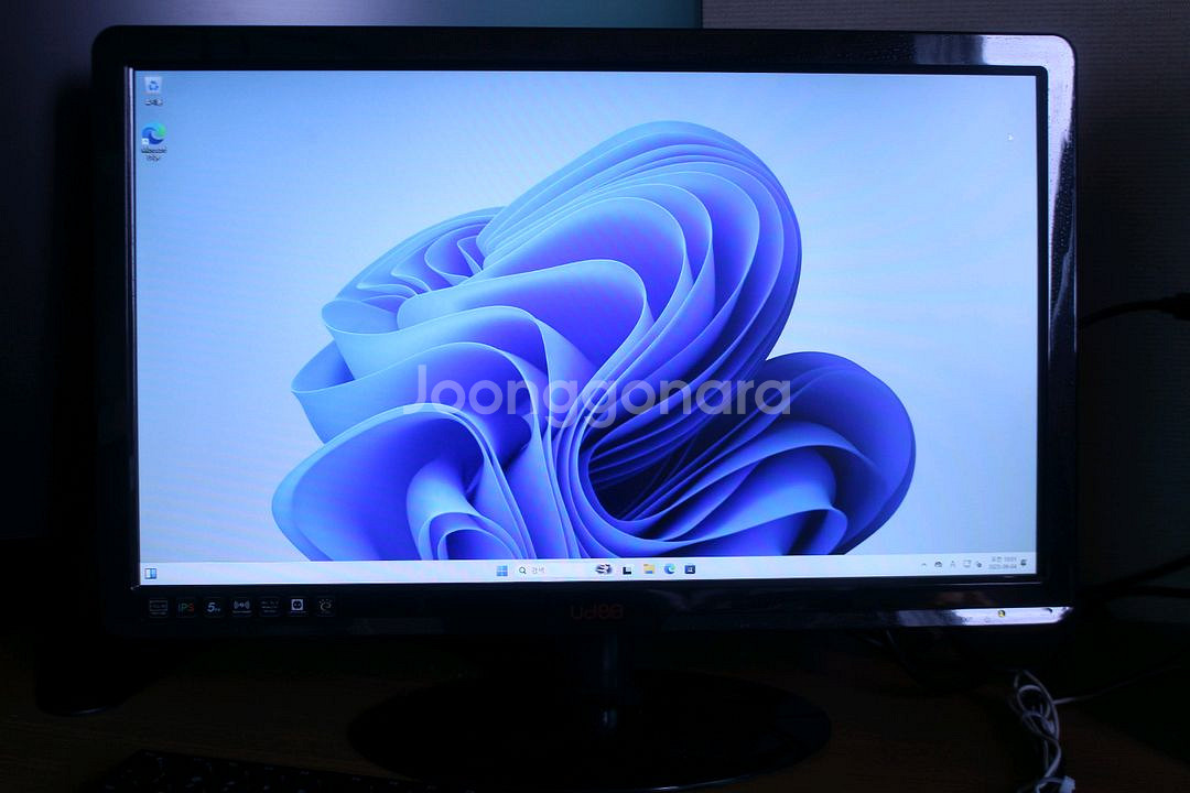 UDEA 23인치 LED 모니터 팝니다 (10대)--0