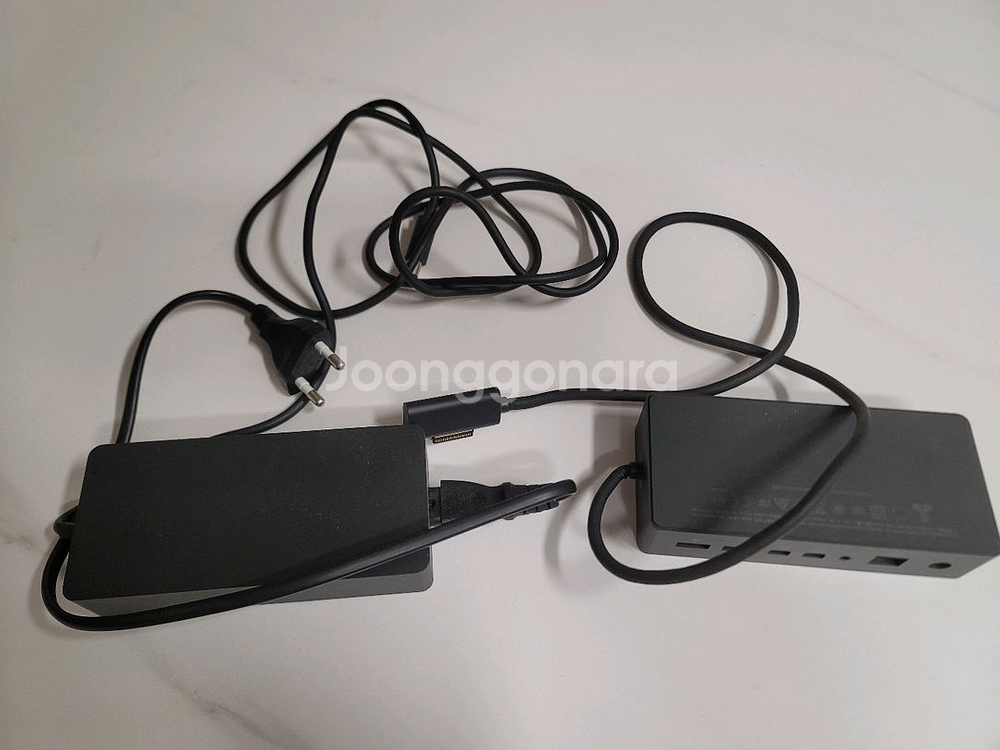 Surface Dock(1661 + 1749) 판매해요--0