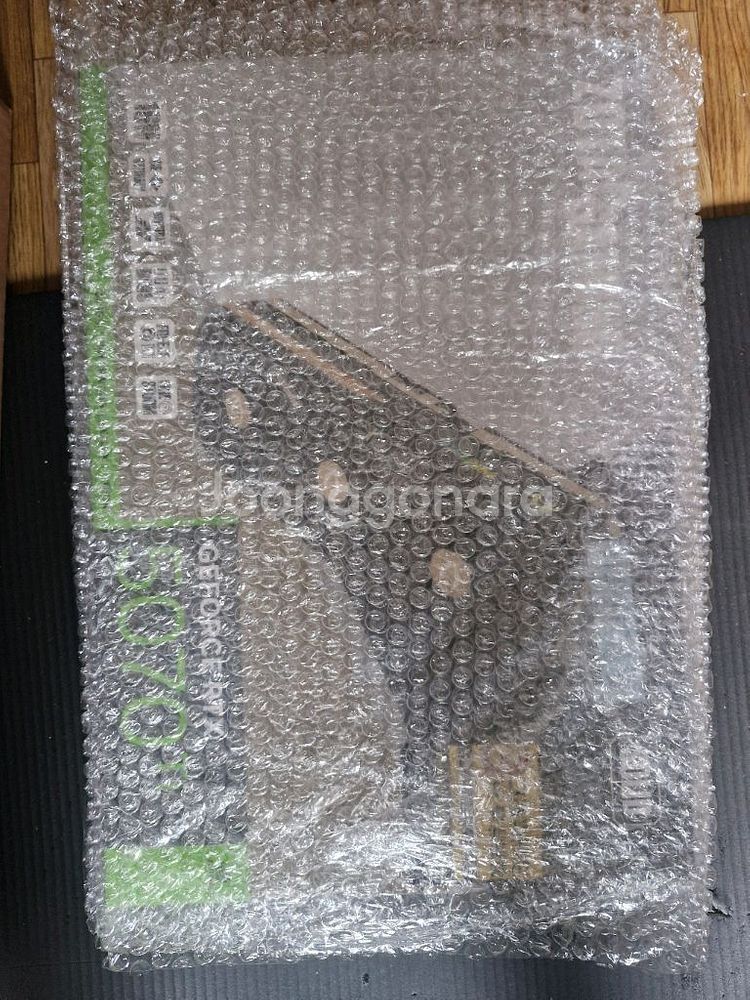 조택 RTX 5070Ti SOLID OC 미개봉 팝니다--0