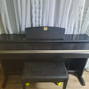 야마하 CLP-220 디지털피아노