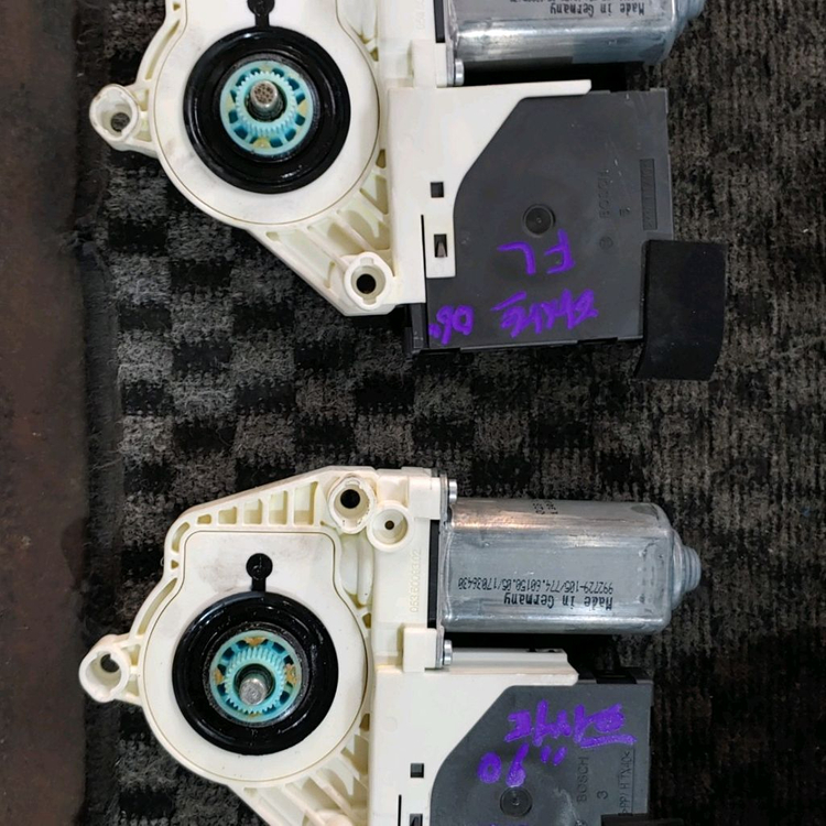 폭스바겐 파사트 폐차로 부품판매 합니다 가솔린 06년식--5