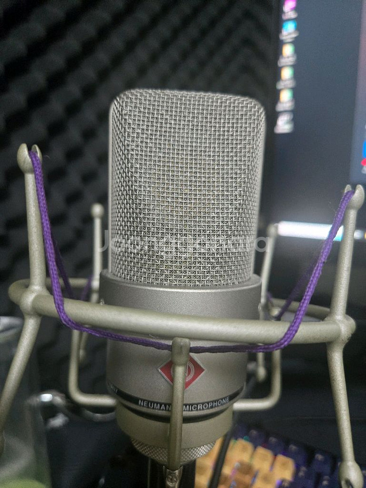 TLM103 콘덴서 마이크 팝니다.--0