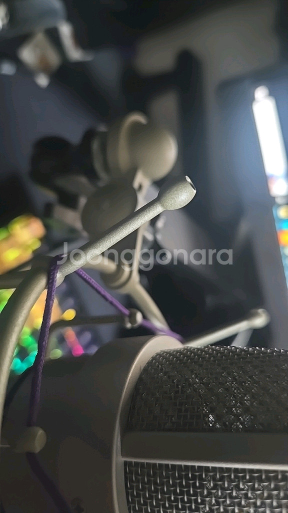 TLM103 콘덴서 마이크 팝니다.--1