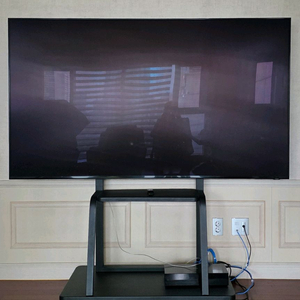 삼성 8K QLED 82인치 & 이동식 스탠드