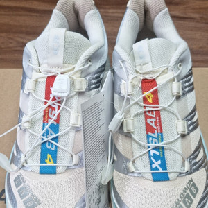 살로몬 XT-4 OG 바닐라 245 새상품 판매해요