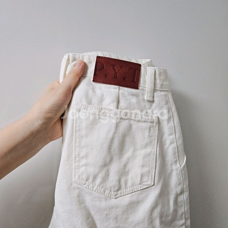 새상품)pyt 프리티영띵 흰색 반바지 A라인--3