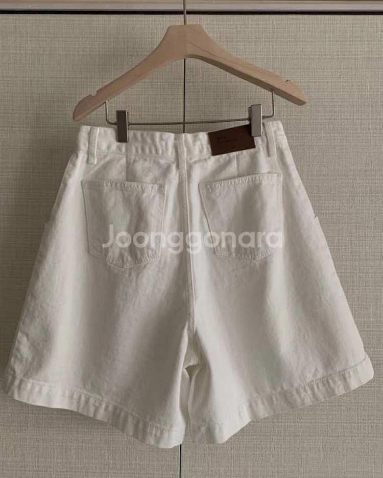 새상품)pyt 프리티영띵 흰색 반바지 A라인--6