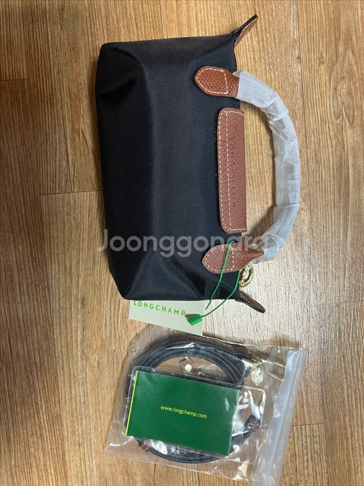 새상품)롱샴 르플리아쥬미니 가방 판매합니다.--1
