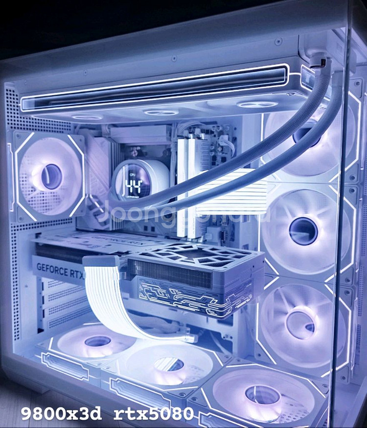 라이젠7 9800X3D 5080올화이트 신품최저가--0