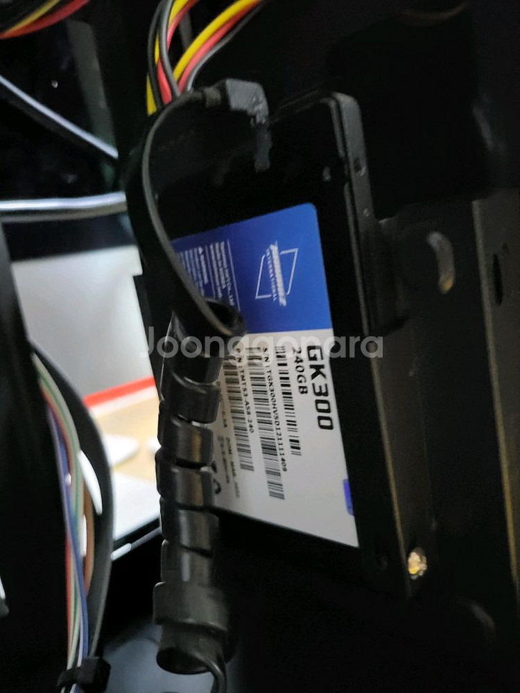 AMD Ryzen 3 3200g ssd240 데스크탑--1