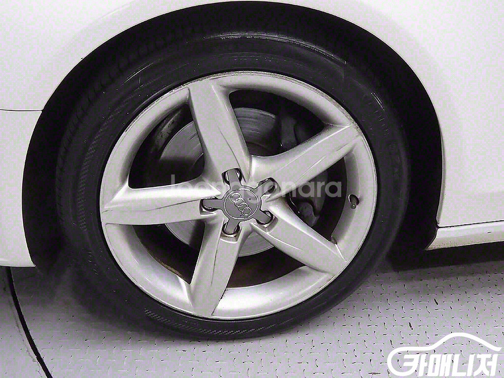 [아우디]뉴 A4 2.0 TFSI 콰트로 다이나믹 (5--4