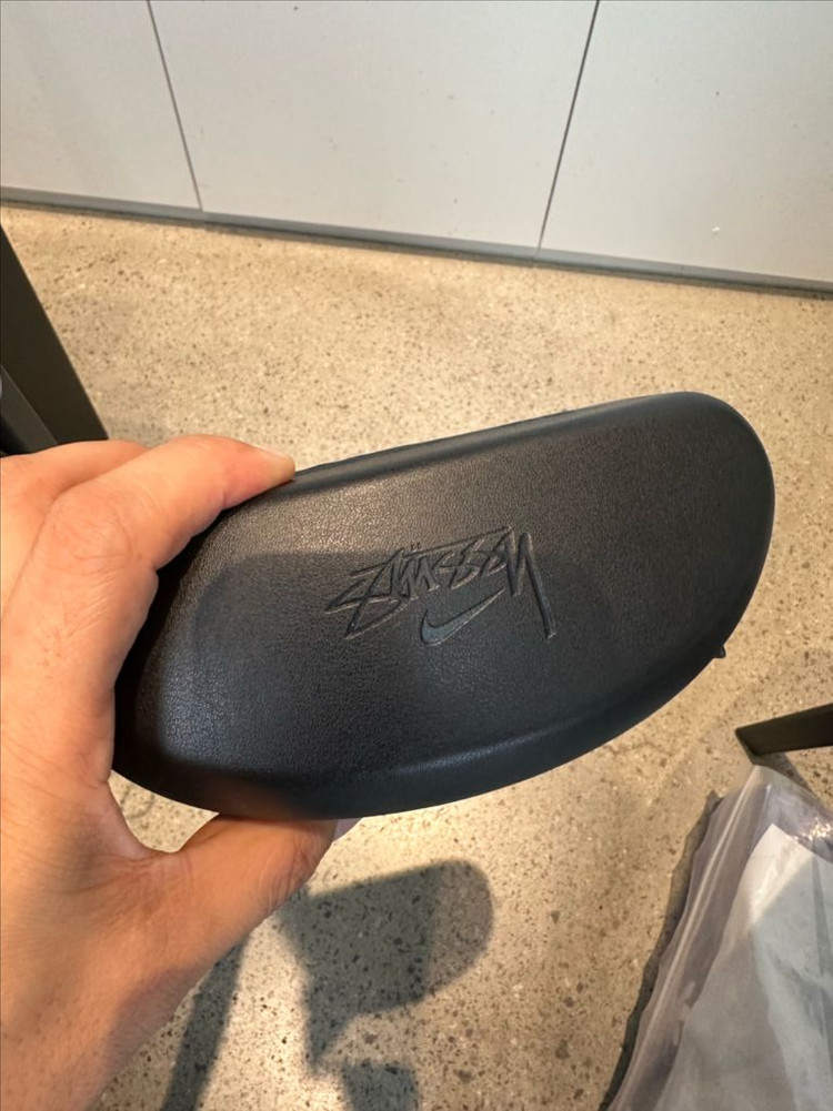 나이키 스투시 선글라스 이미지