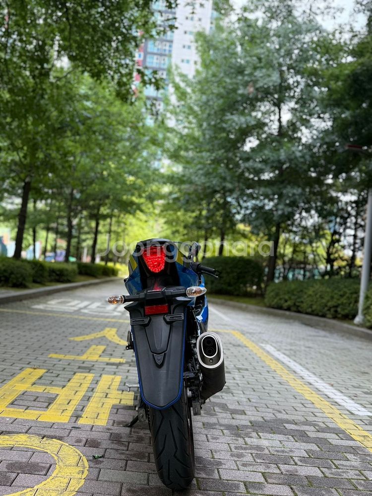 스즈키 gsx-r 125입문용 메뉴얼 바이크 판매합니다--4