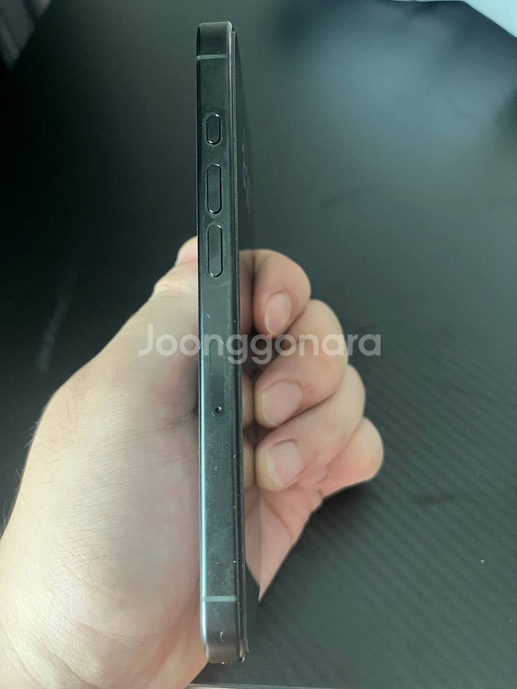 아이폰 16pro 128기가 블랙티타늄 색상--2