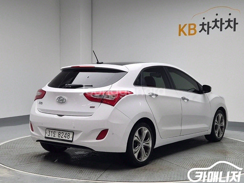 [현대]뉴 i30 1.6 GDI 익스트림 (5인승) #--2