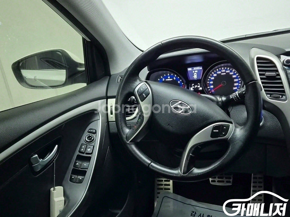 [현대]뉴 i30 1.6 GDI 익스트림 (5인승) #--8