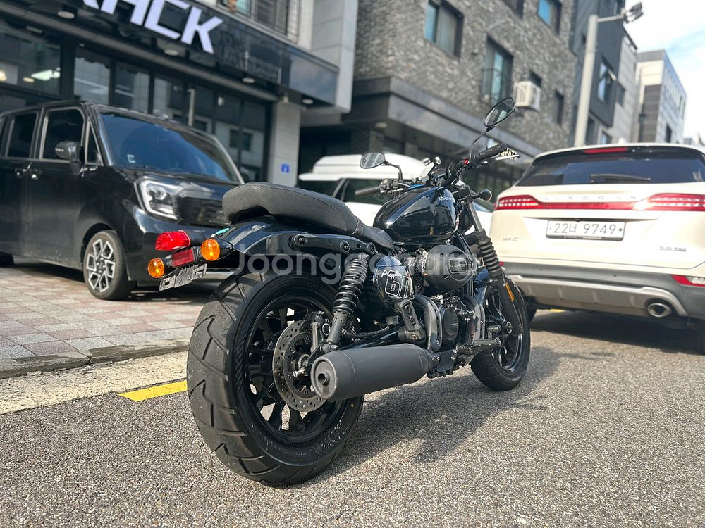 KR모터스 아퀼라125 22년 1만km 유광블랙차량--3