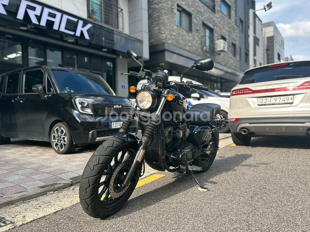 KR모터스 아퀼라125 22년 1만km 유광블랙차량--5