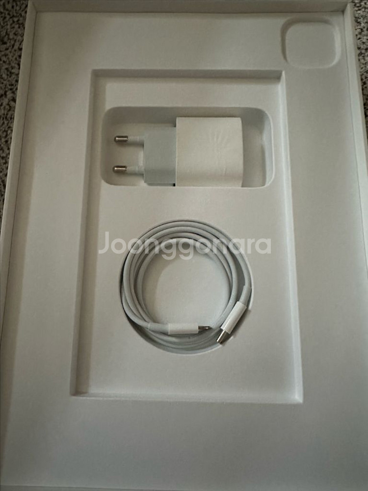 애플 정품 20W USB-C 충전기, 케이블 판매합니다--0