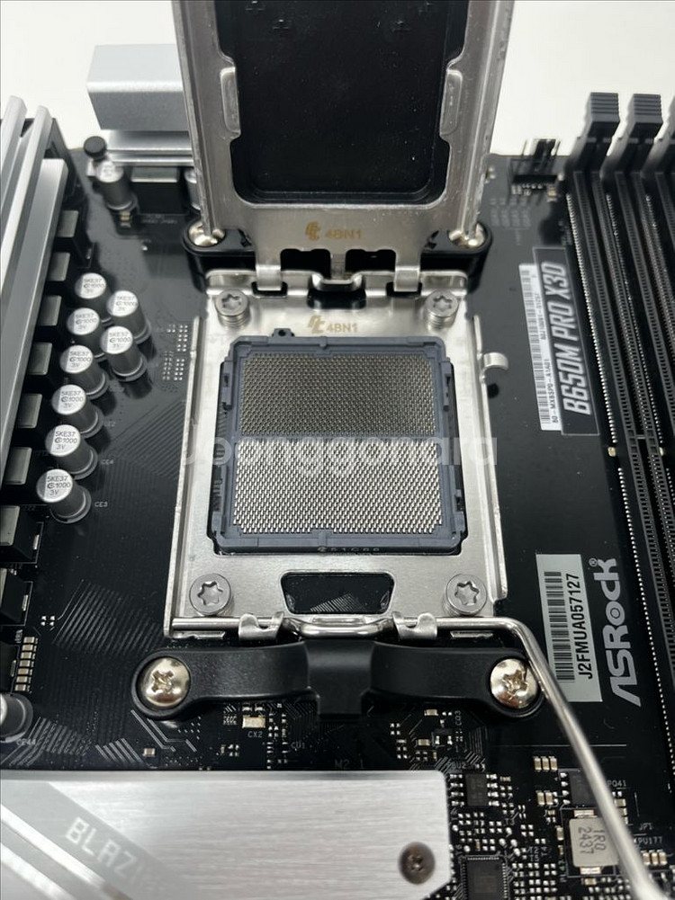 ASROCK B650M PRO X3D 메인보드--2