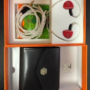 7HZ Souns ( 소너스 ) 1DD+1BA 하이브
