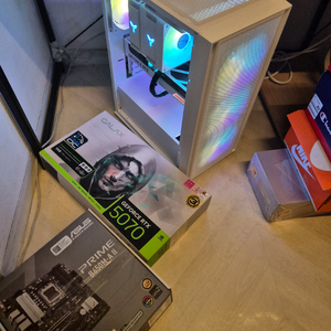 7800X3D RTX5070 영상편집 게이밍 본체 화이