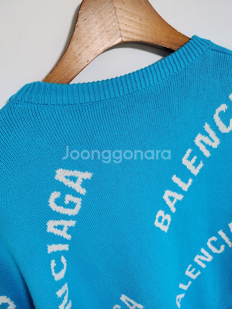 [L] 발렌시아가 블루 멀티로고 울 오버핏 니트 625--5