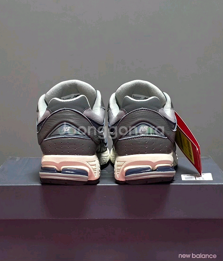 뉴발란스 2002R 운동화 240 [새상품]--2