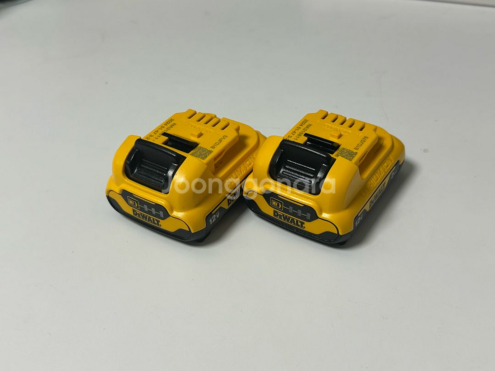 디월트 12v 배터리 2개--0