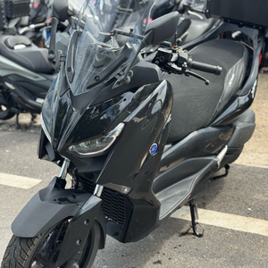 야마하 XMAX300 (2023)
