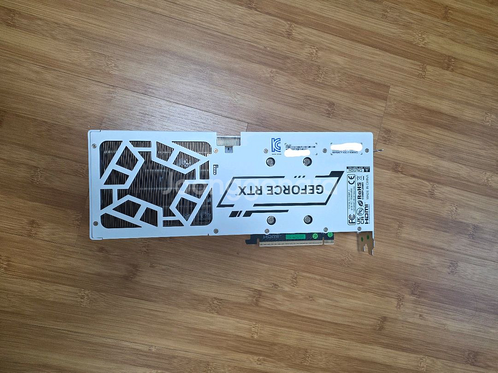 갤럭시 rtx 5080 화이트 판매합니다.--1