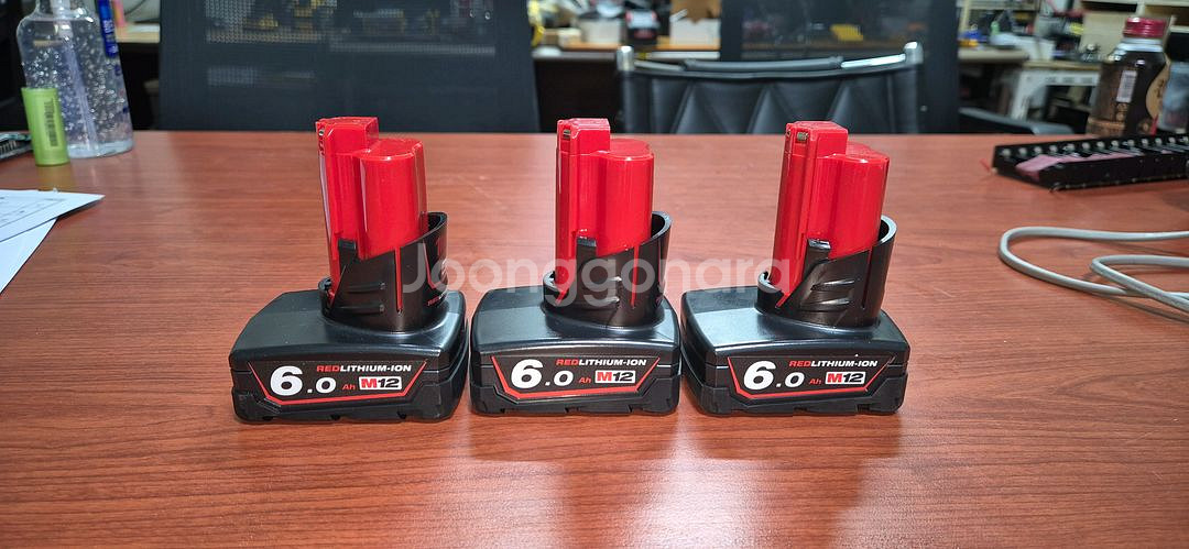 밀워키 탄창형 M12 6.0Ah 배터리 3개--0